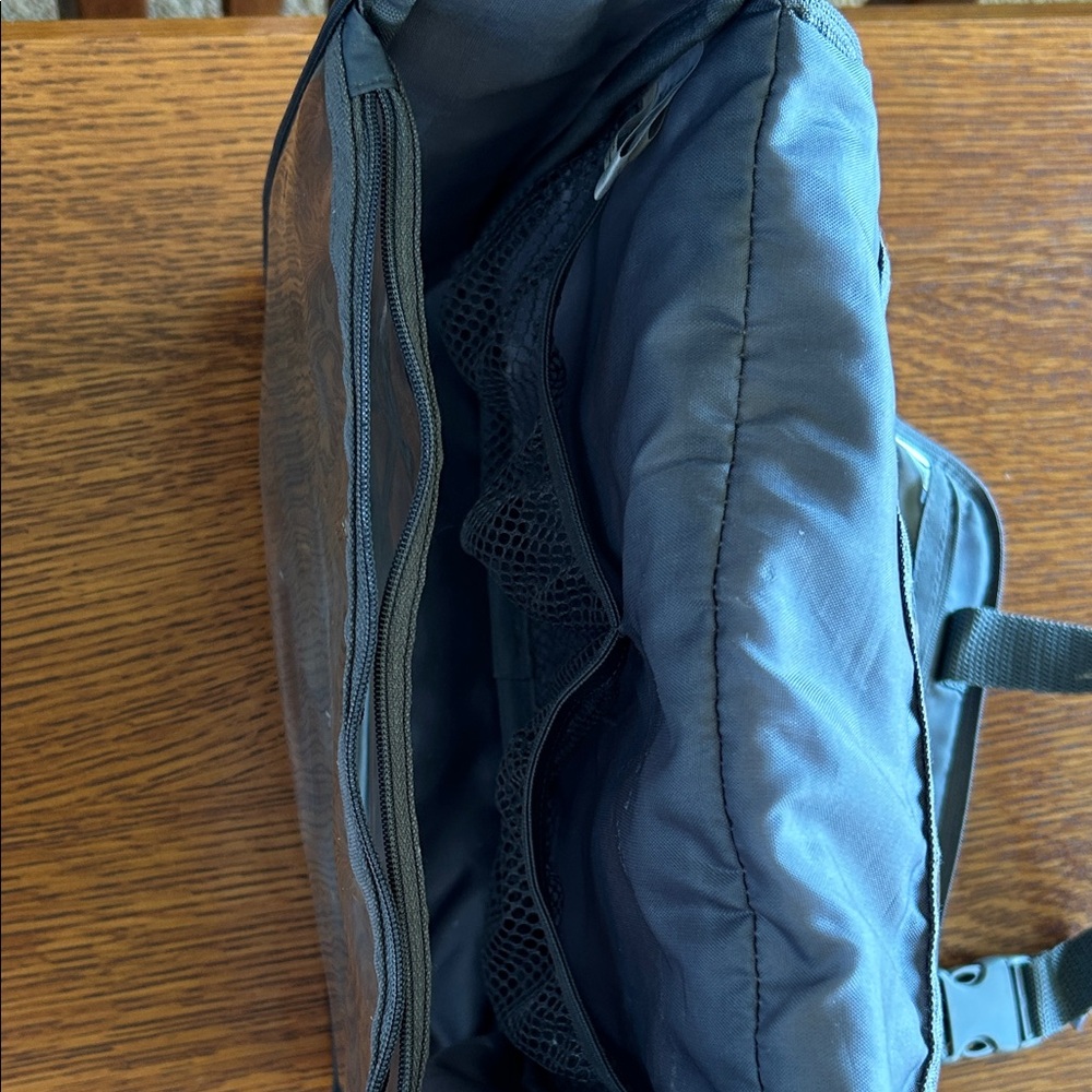 “31” Toiletry Bag - Picture 4 of 4